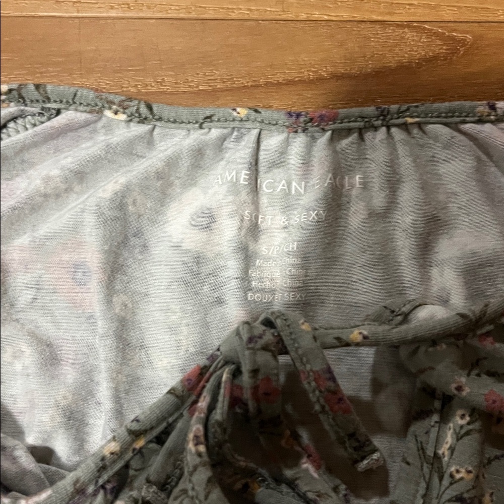 American Eagle Outfitters Floral Blouse - Gray and Pink - Picture 4 of 5